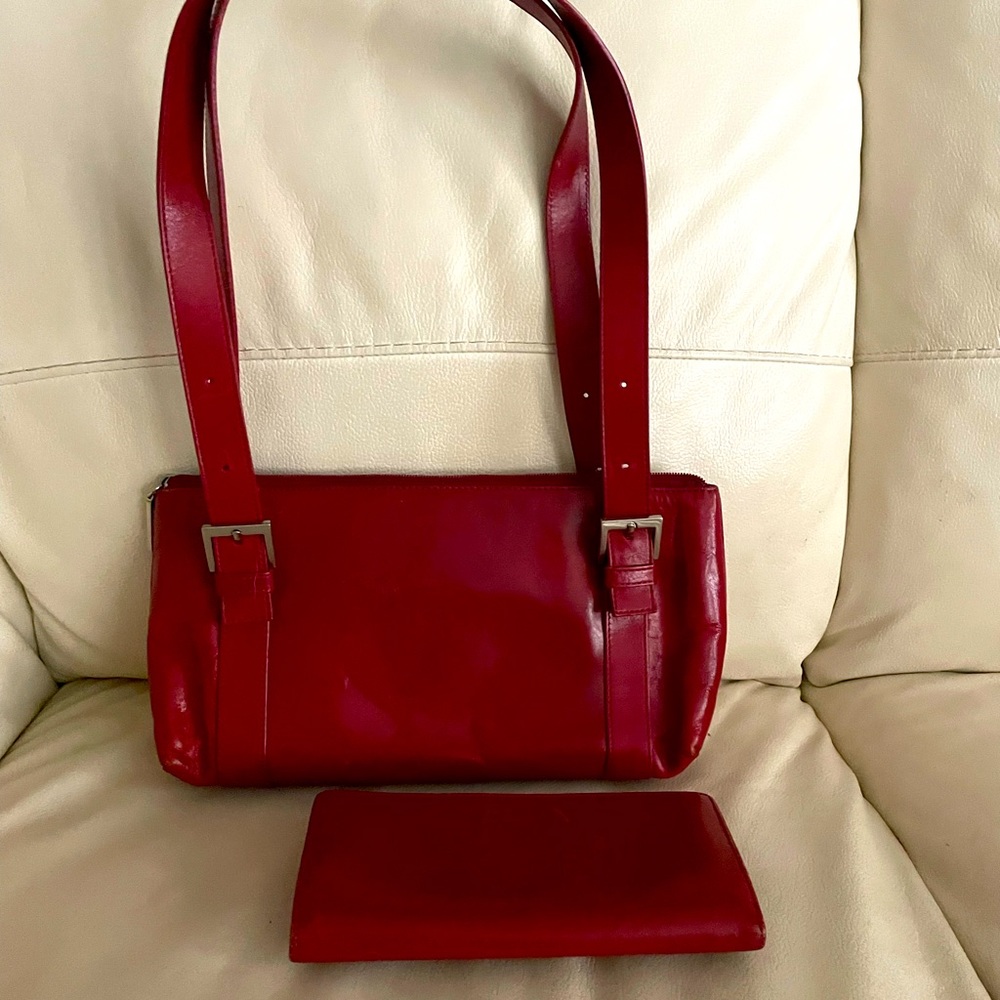 Hobo red shoulder purse and matching wallet